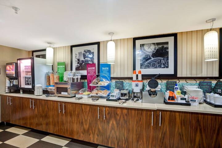 Breakfast/Coffee Service 53 of 70