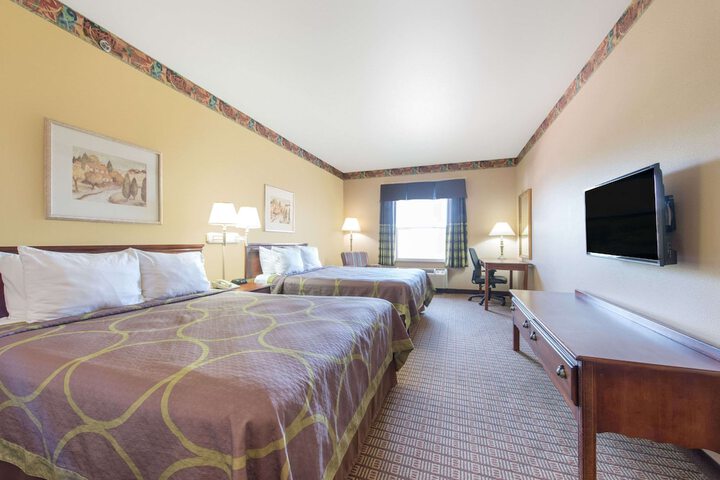 Room 14 of 18