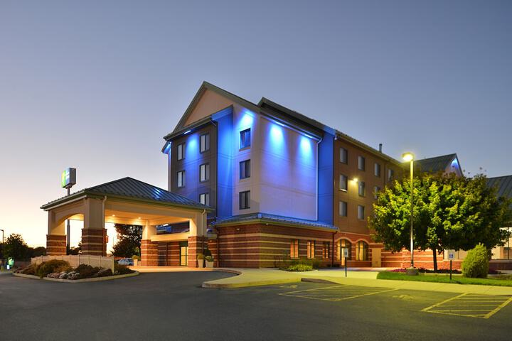 Hotel 3 of 68