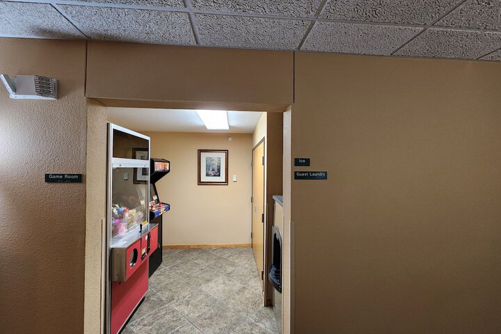 Room 7 of 19