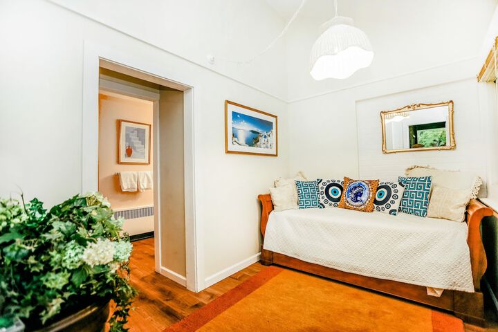 Room 201 of 275