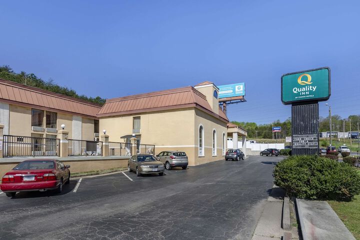 Hotel 5 of 50