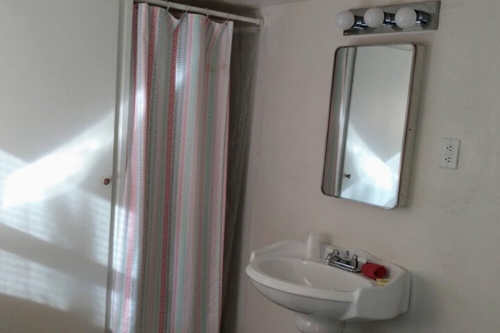 Room 34 of 85