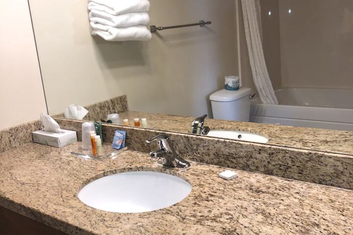Room 32 of 52