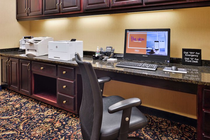 Business Center 76 of 77