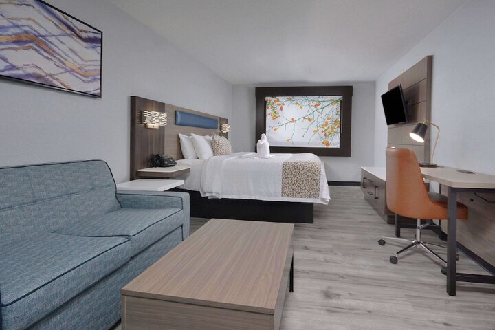 Room 61 of 118