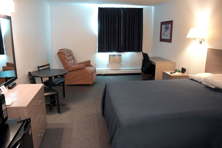 Room 9 of 18