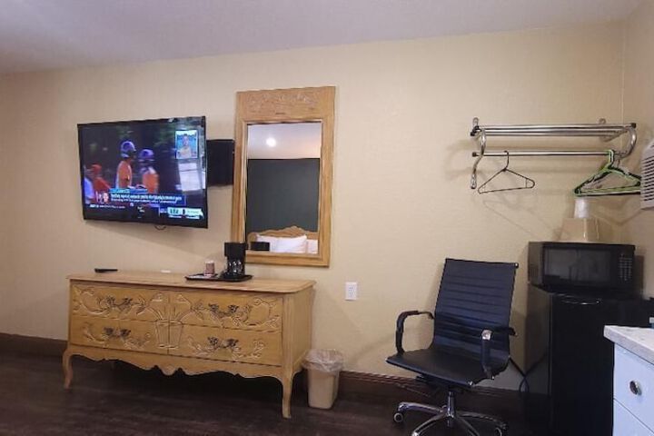 Room 26 of 71