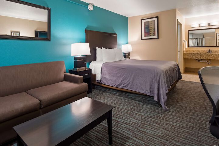 Room 15 of 24