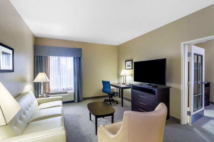 Room 17 of 35