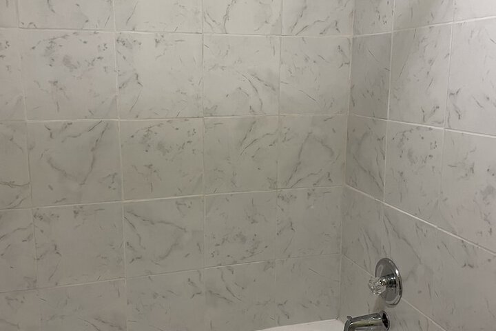 Room 6 of 12