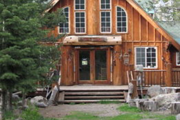 Lost Trail Lodge