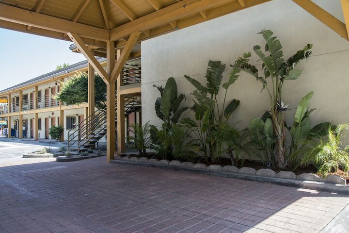 Hotel 4 of 65