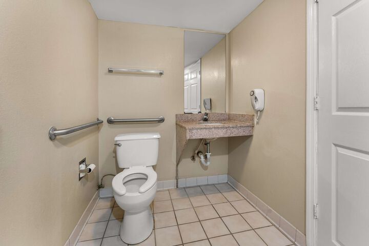 Americas Best Value Inn Montezuma