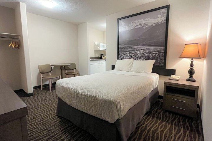 Super 8 by Wyndham Revelstoke BC