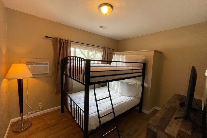 Room 65 of 113