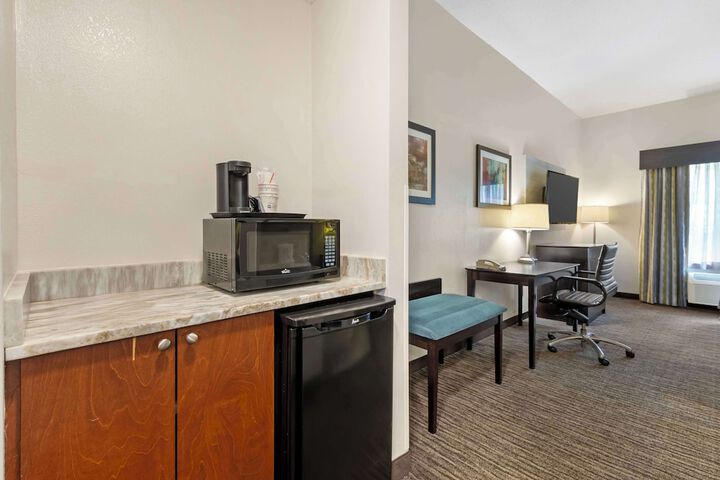 Best Western Magnolia Inn & Suites