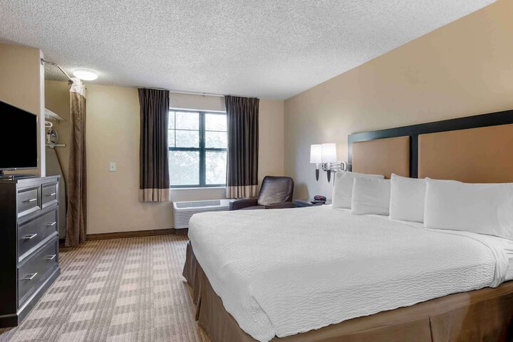 Room 10 of 29