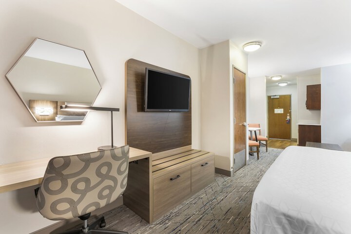 Holiday Inn Express Hotel & Suites Belgrade by IHG