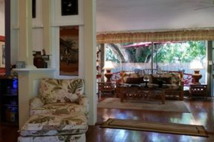 Haiku Plantation Inn Bed & Breakfast