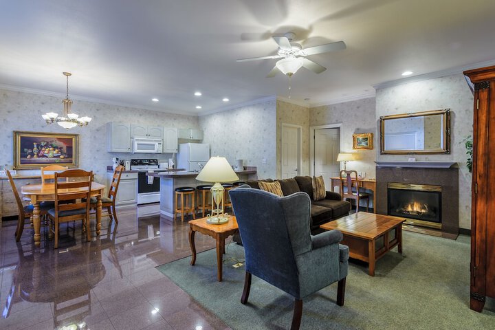 Grass Valley Courtyard Suites