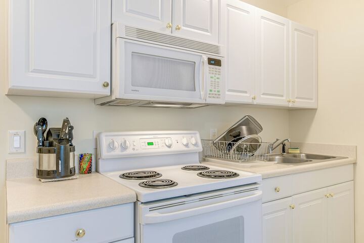 Hike Golf & Boat: Wake Forest Home w / Yard