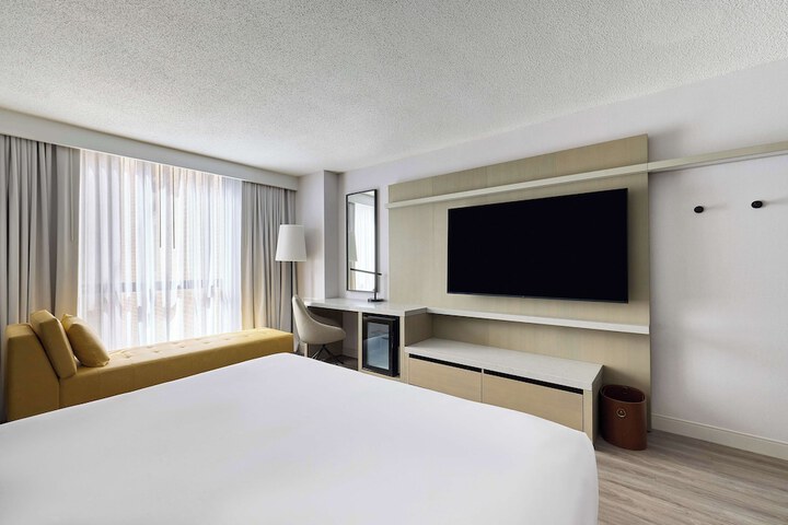 Room 43 of 162