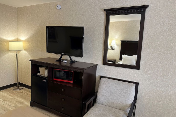 Room 52 of 74