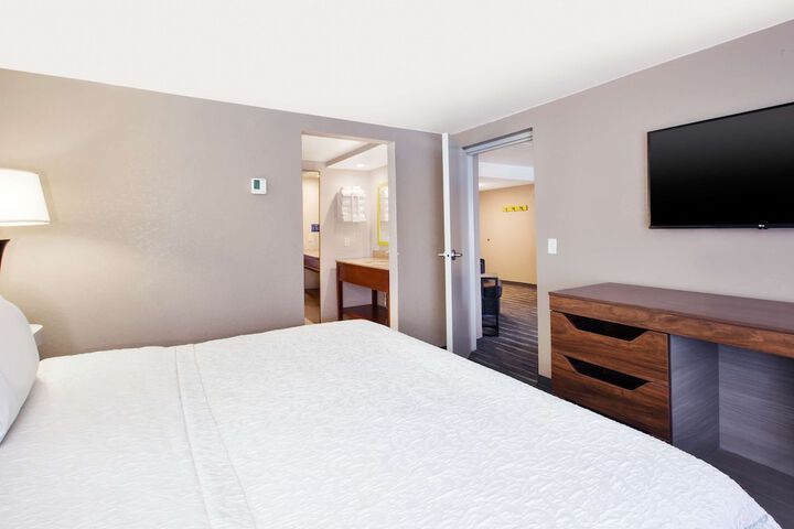 Room 26 of 59