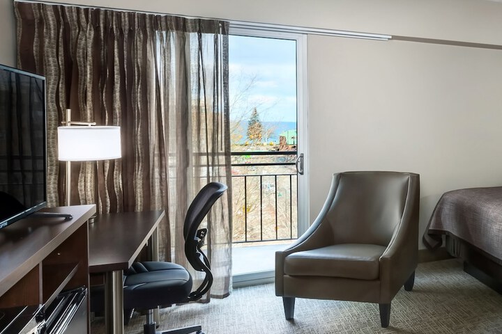 Room 15 of 52