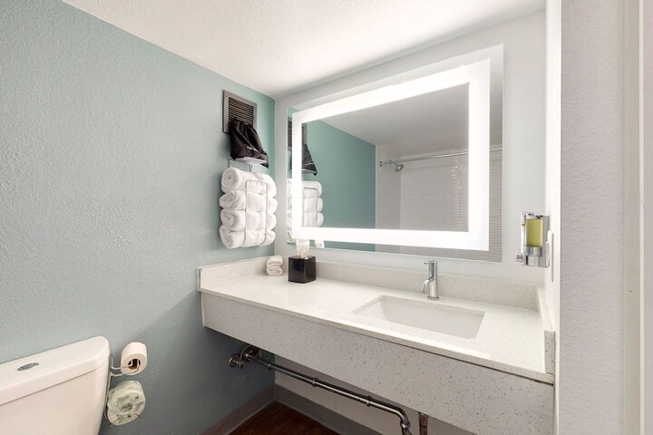voco College Station Aggieland by IHG