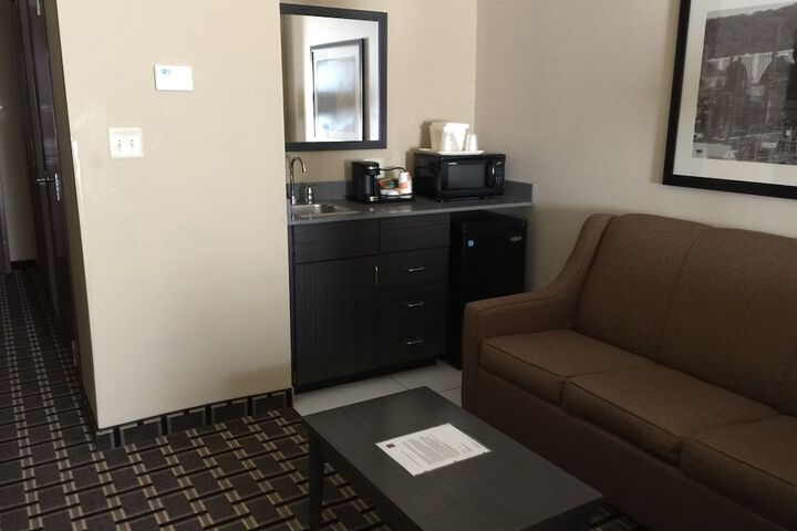 Comfort Suites Uniontown