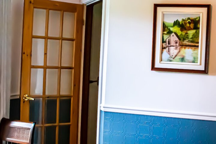 Room 7 of 16