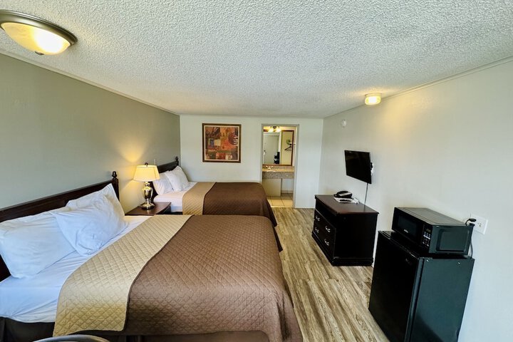 Room 12 of 40