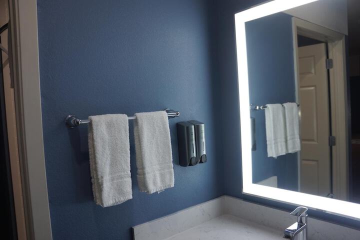 Room 12 of 28