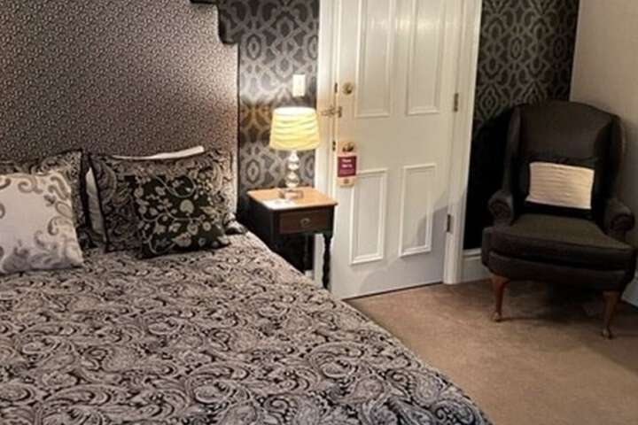 Room 44 of 65