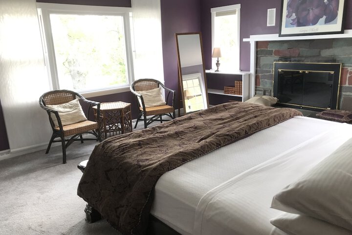 Room 12 of 80
