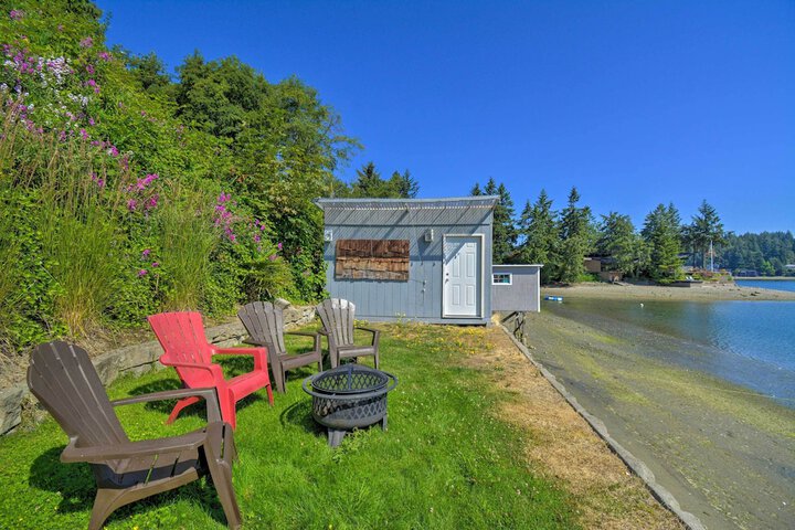 Waterfront Gig Harbor Home w / Furnished Deck