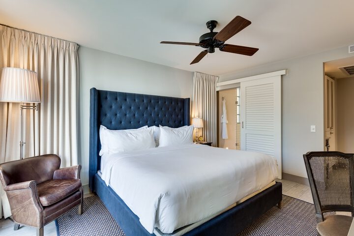 Room 48 of 104