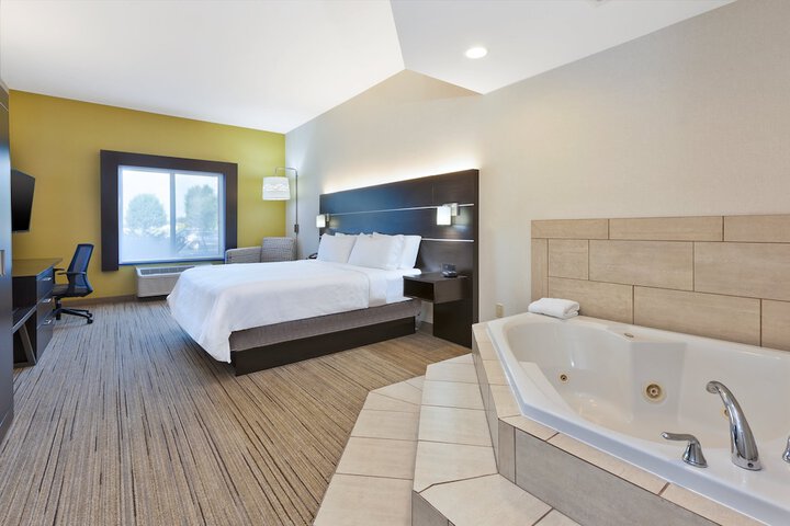 Room 10 of 31