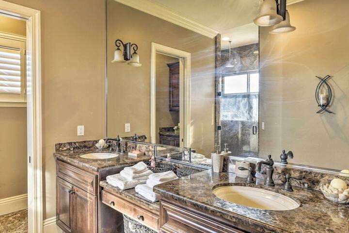 Near Wineries: Elk Grove Getaway w / Saltwater Pool