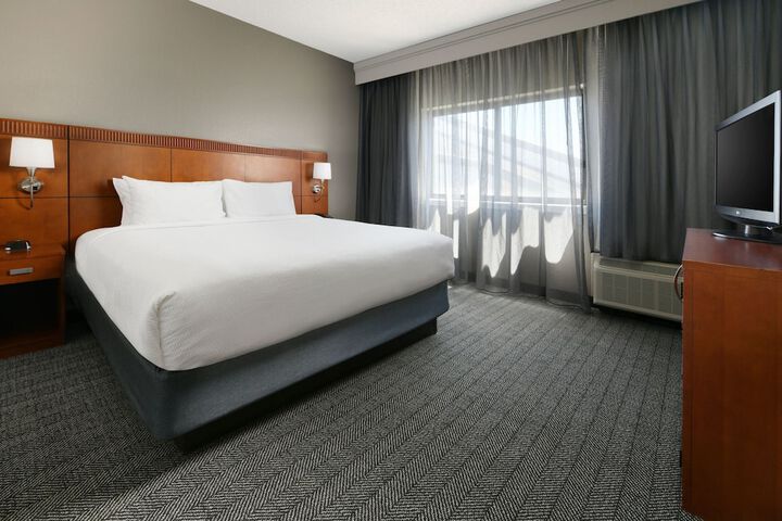 Room 15 of 33