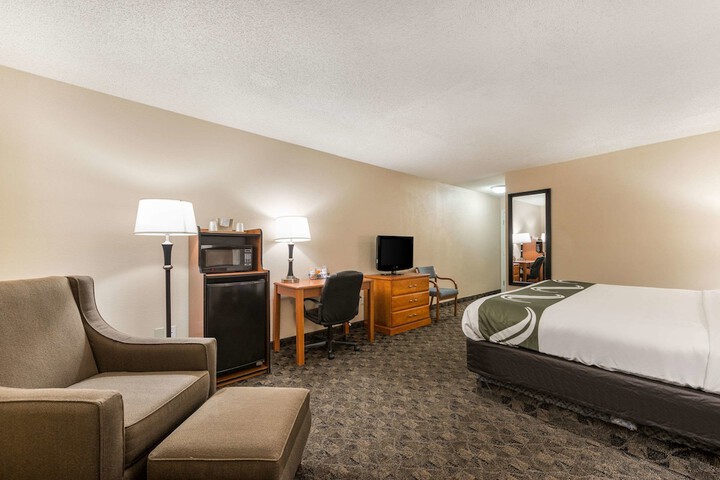 Room 32 of 64