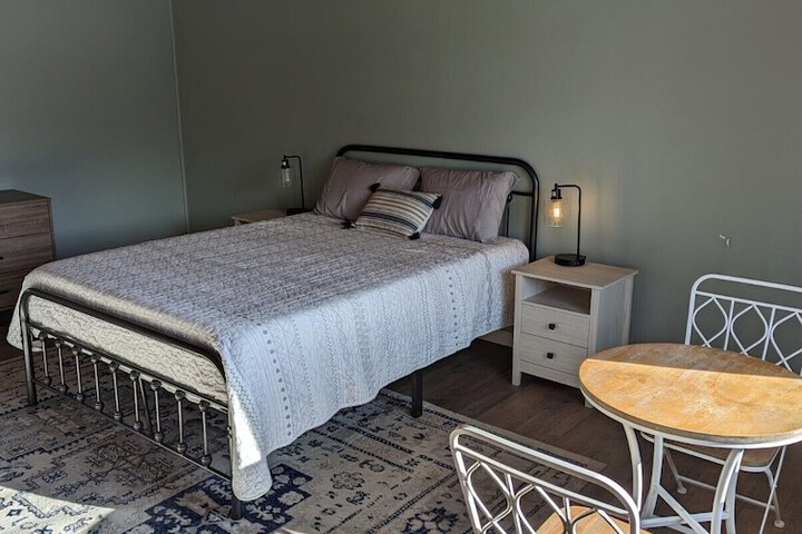Room 6 of 32