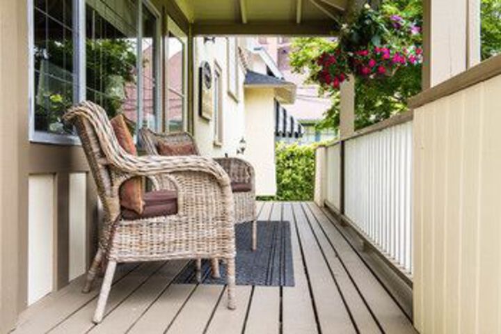 Oak Bay Guest House Bed & Breakfast