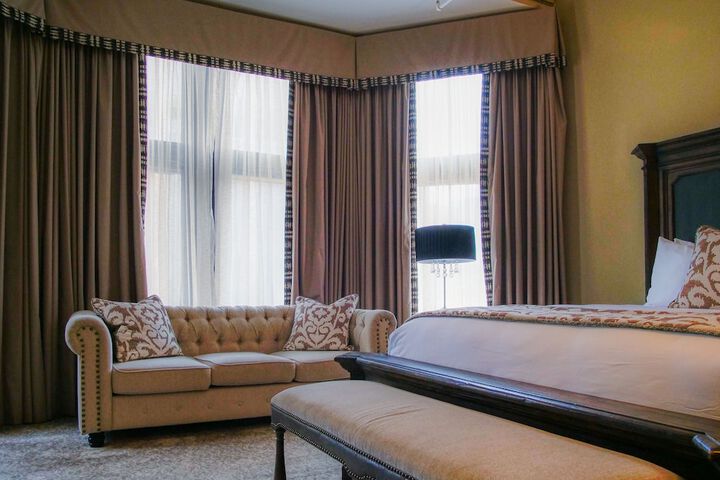 Room 6 of 34