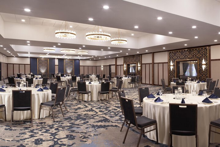 Hotel Royer Urbana Champaign Tapestry Collection by Hilton