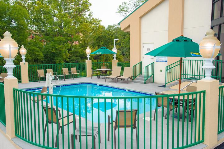 Pool 15 of 91