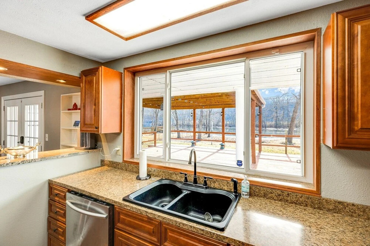 Waterfront Retreat at Rockaway With Fishing Dock 3 Bedroom Home by Redawning
