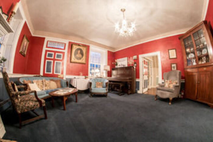 The Historic Fairfield Inn